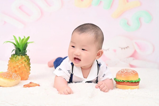 黄南宝宝在妈妈肚子里